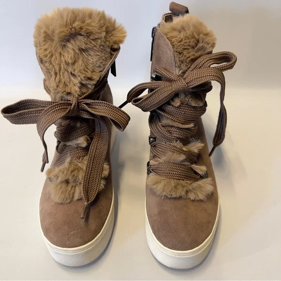 J/SLIDES Tan Suede and Fur Lace UpWinter Boot white Sole Women’s size 7.5